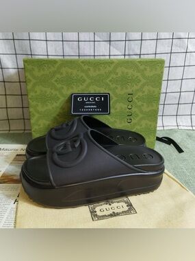 Women Gucci Black G Platform Shoes for